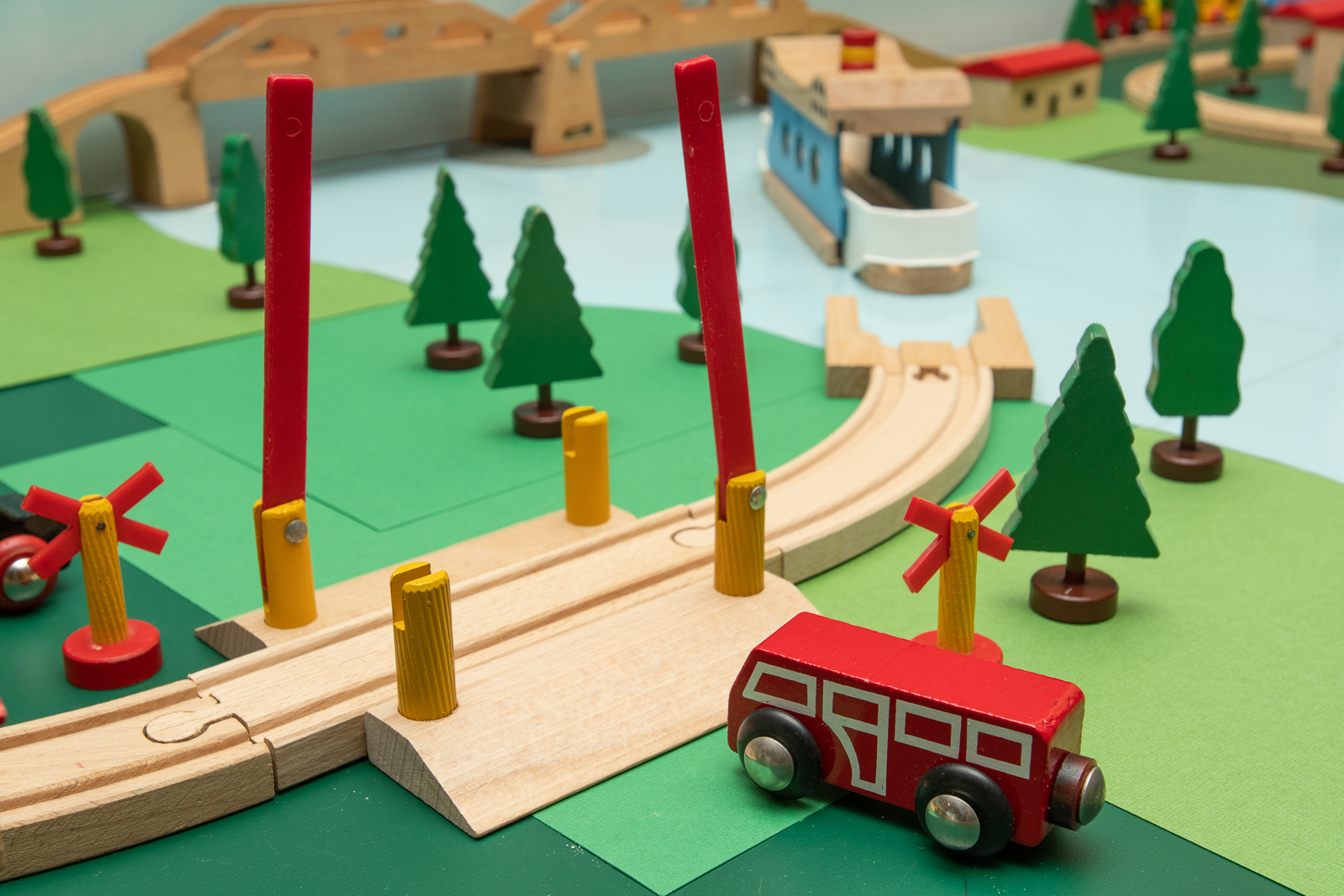 Layout | BRIO® Wooden Railway Guide